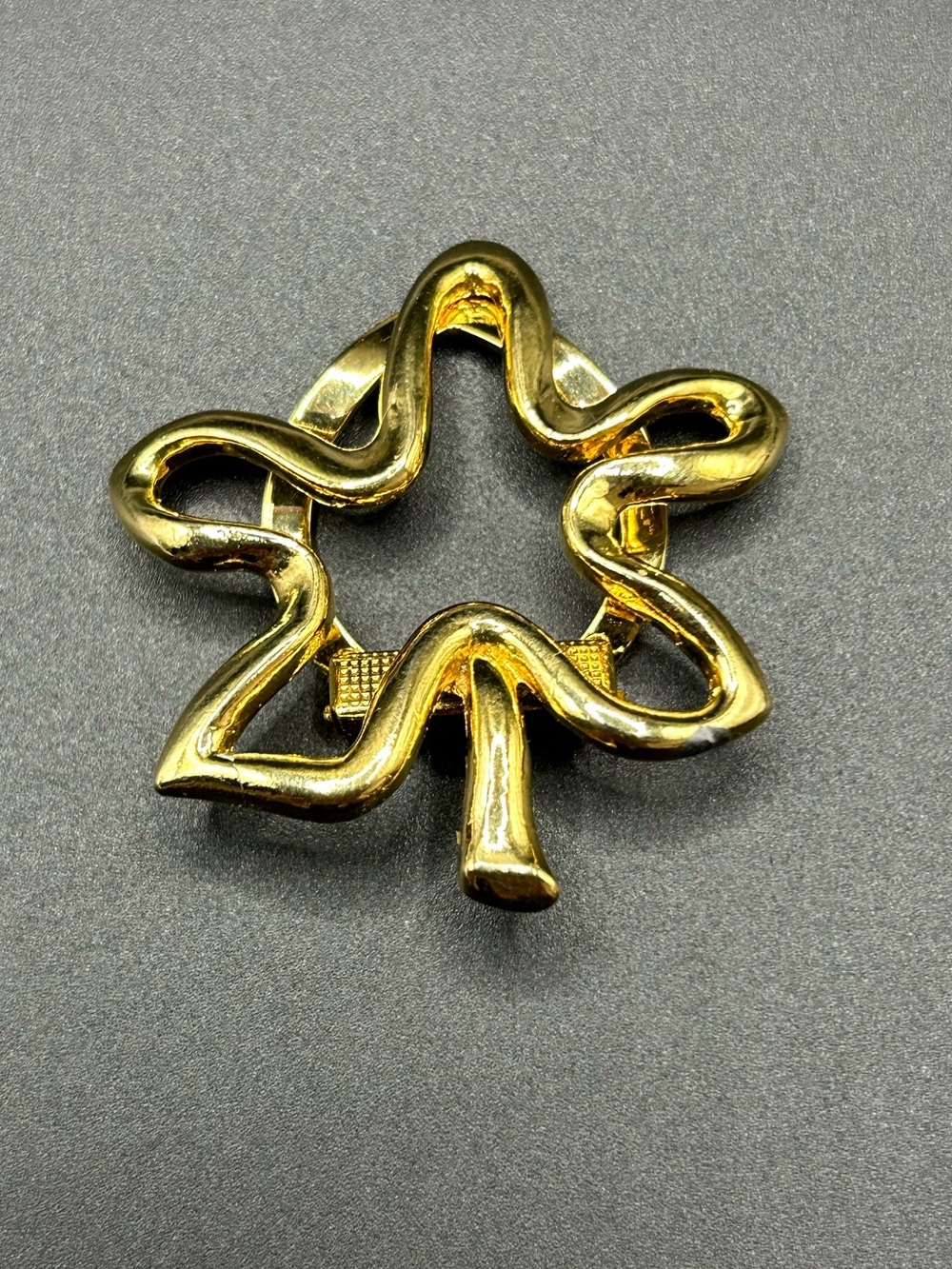 Gold Tone Clover Leaf Scarf Ring
